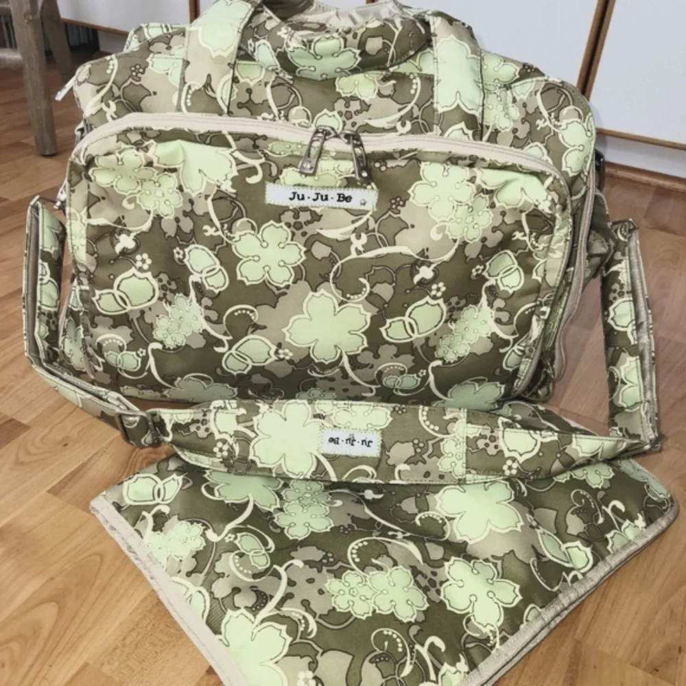 JuJuBe Be Prepared Diaper Bag Weekender Bag Floral Green Large